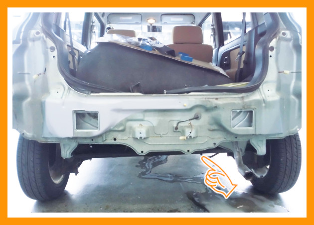 リアバンパーの中にあるバックパネル損傷の修理事例 車修理 キズ へこみ 板金塗装の情報満載ブログ